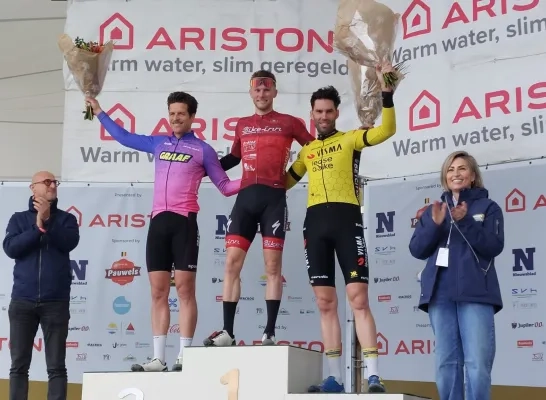 Corné van Kessel wint wedstrijd van ex-profs Boonen & Friends