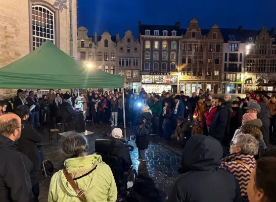 Wake in Lier brengt honderd aanwezigen samen op internationale solidariteitsdag