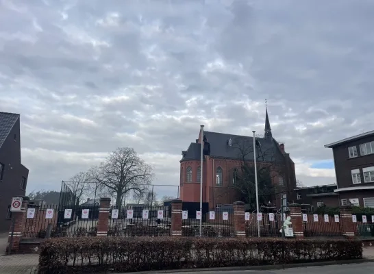 Protest tegen mogelijke overheveling gemeentescholen Lille