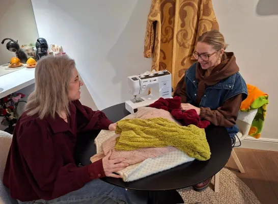 Boetiek Turnhout maakt kledij van stukken van overledenen