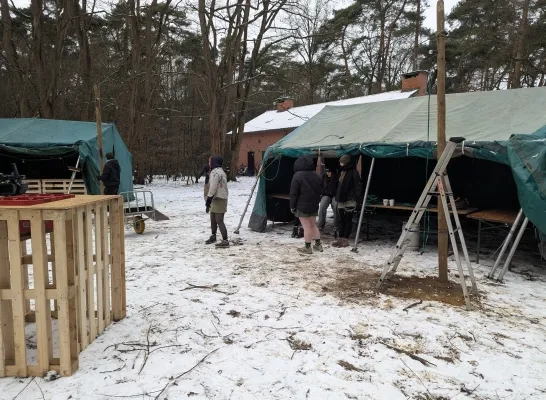 Scouts Bosvogels maken zich op voor kerstboomverbranding