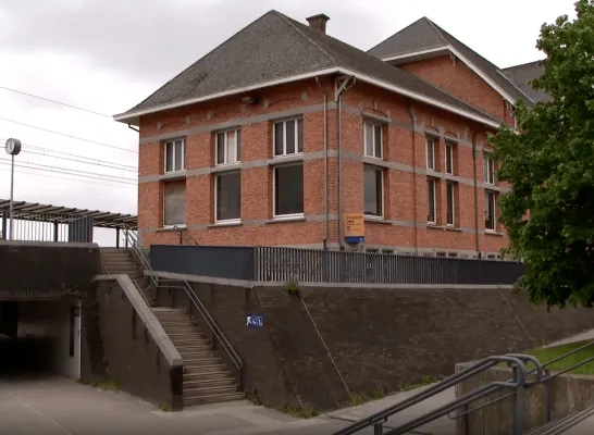 Oud stationsgebouw van Willebroek krijgt nieuwe bestemming als kantoor