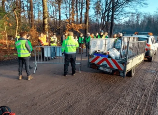 afval opruimen gemeente Ravels