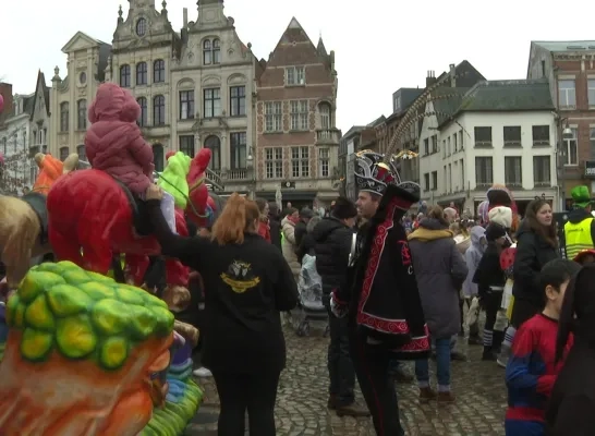 1.500 leerlingen trekken met carnavalstoet door Lier