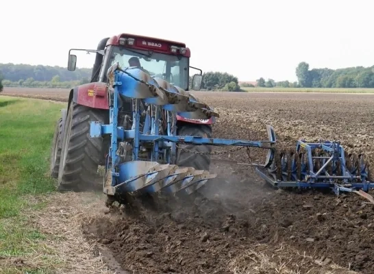Landbouw - Tractor op veld