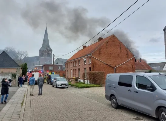 Brand in tuin door opstoken afval