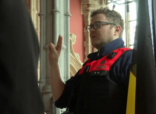 8 nieuwe agenten leggen de eed af