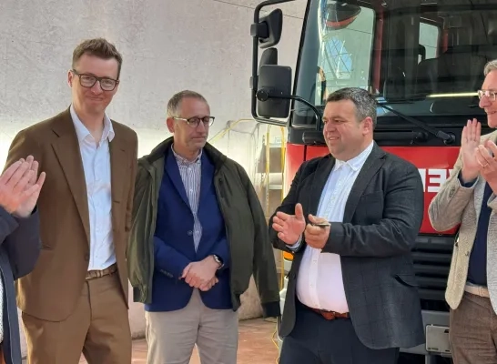 Turnhout schenkt brandweerwagen aan Vinatori