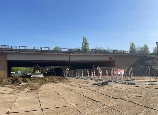 Plaatsing nieuwe brug E313 Deurne
