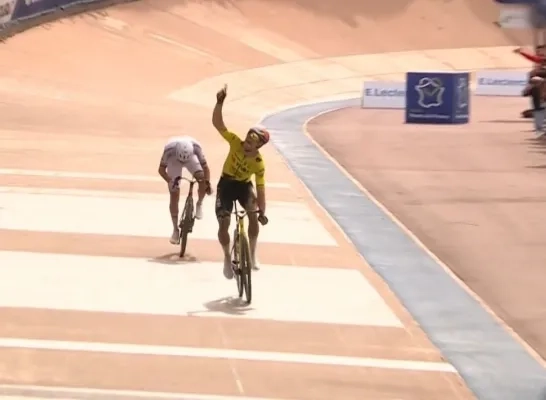 Wout van Aert wint Parijs-Roubaix