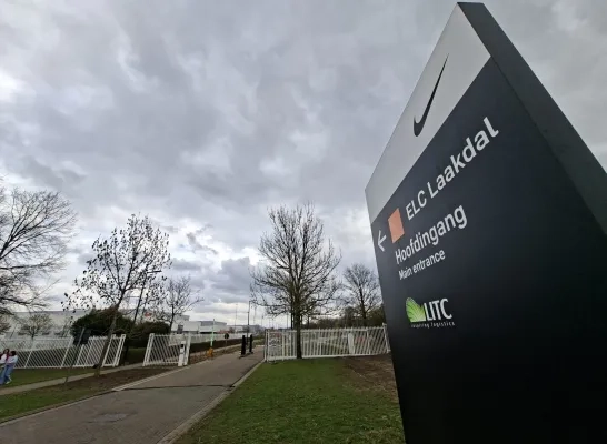 hoofdingang Nike Laakdal