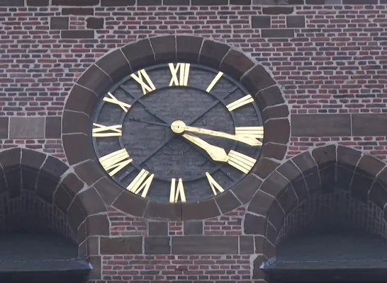 Torenklokken staan fout in Herselt
