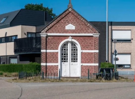 verkeer aan kapel Veerle