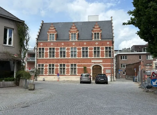 Mechelen pakt pleintje voor Hof van Evert aan