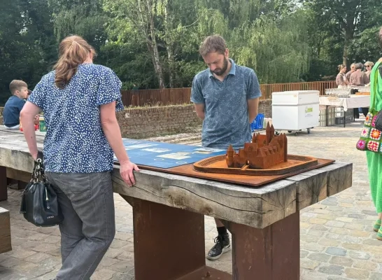 Kasteelruïne Ter Elst Duffel weer open