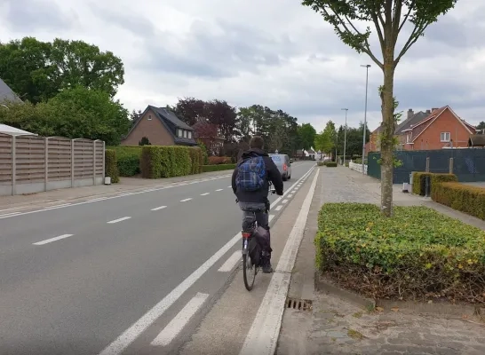 Het fietspad op de Vlimmersebaan is al jaren voer voor discussie
