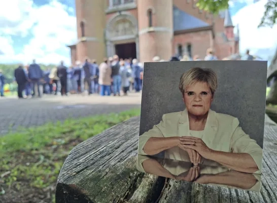 kaartje Landloperskapel uitvaart Margriet Hermans