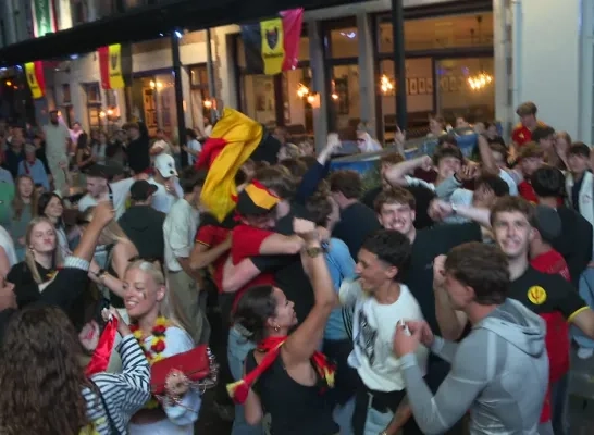 Supporters Rode Duivels feesten in Lier