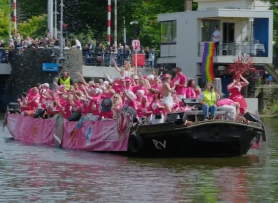 Beeld Canal Pride Amsterdam YouTube