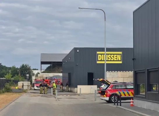 Brandweer rukt uit voor uitslaande brand bij Dilissen