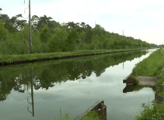 een van de hellingen aan het kanaal Dessel-Schoten