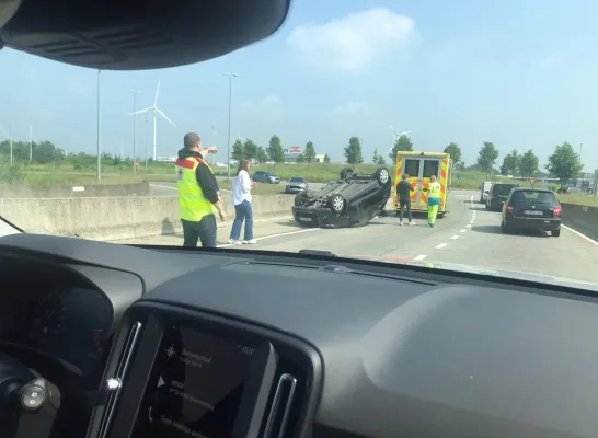 auto over de kop fly-over Geel Westerlo