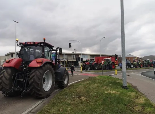 boeren_aan_ok_geel.jpg