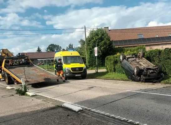 ongeval auto over de kop Ramsel Herselt ongeval auto over de kop Ramsel Herselt