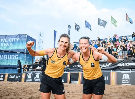 Sarah Cools en Lisa Van den Vonder beachvolley Sarah Cools en Lisa Van den Vonder beachvolley