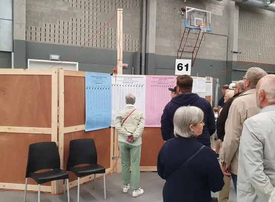 verkiezingen stemlokaal verkiezingen stemlokaal