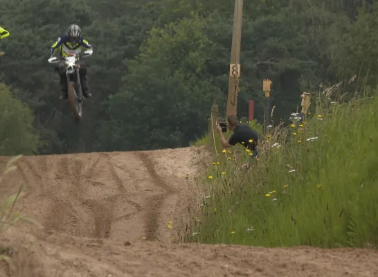 Elektrische motorcross motorcrossterrein Lille geen vergunning