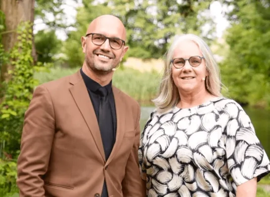 Claudia De Moor voorzitter VOKA Tom Laveren.png Claudia De Moor voorzitter VOKA Tom Laveren