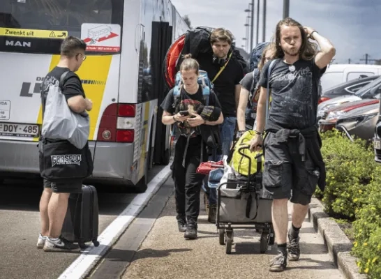 graspopbuskeok.png graspop bus station mol dessel festival