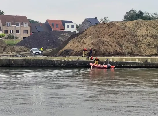 Kraan in Albertkanaal Herentals Kraan in Albertkanaal Herentals