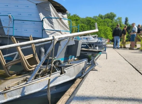jachthaven Herentals gezonken bootje jachthaven Herentals gezonken bootje