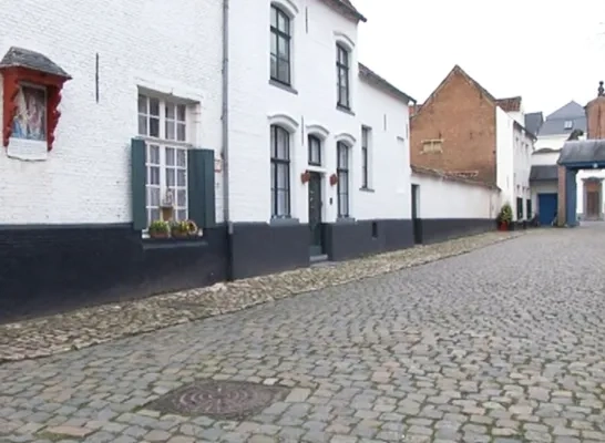 De huisjes in het Begijnhof in Lier De huisjes in het Begijnhof in Lier