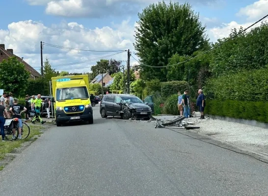 ongeval Rauwelkoven Geel elektriciteitspaal ongeval Rauwelkoven Geel elektriciteitspaal