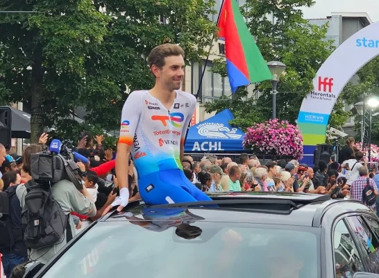 Steff Cras bij de rennersvoorstelling van het na-Tourcriterium in Herentals Steff Cras bij de rennersvoorstelling van het na-Tourcriterium in Herentals