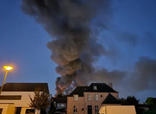 rookpluim ontploffing industrieterrein heist-op-den-berg rookpluim ontploffing industrieterrein heist-op-den-berg