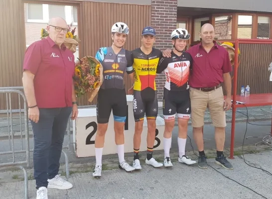 Jinze Joris Willebroek Blaasveld Poeke solo Jinze Joris Willebroek Blaasveld Poeke solo