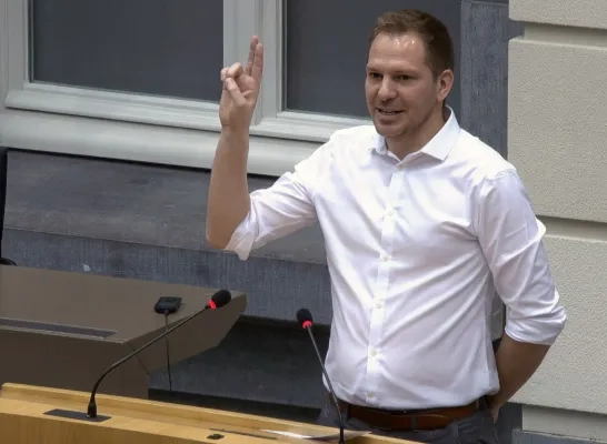 Thijs Verbeurgt Mechelen legt eed af in Vlaams parlement Thijs Verbeurgt Mechelen legt eed af in Vlaams parlement
