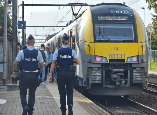 De politie patrouilleerde ook op het perron zelf De politie patrouilleerde ook op het perron zelf