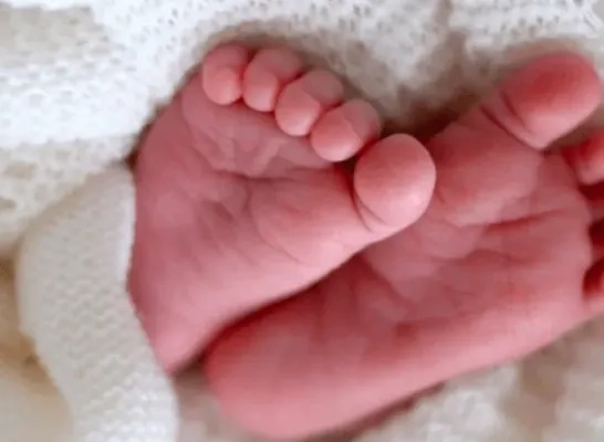 baby voetjes rechtenvrij baby voetjes rechtenvrij