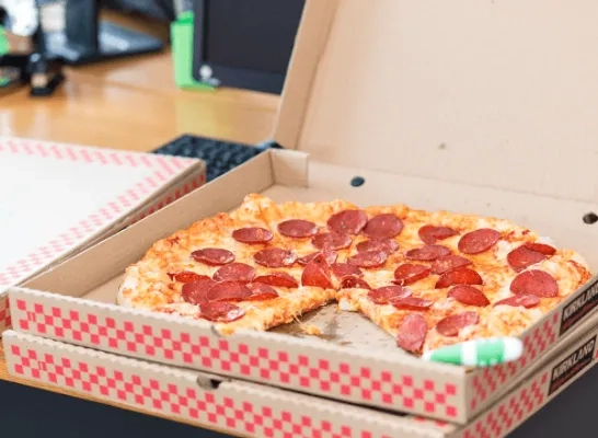 pizzakoerier rechtenvrij pizzakoerier rechtenvrij
