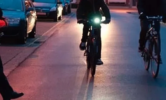 Fietsers in het donker