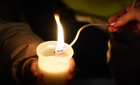 Vredeslicht Mechelen wandeling stoet vrede