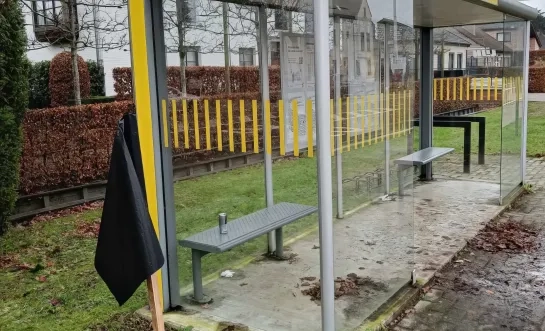 zwarte vlag buskotje Gierle Lille