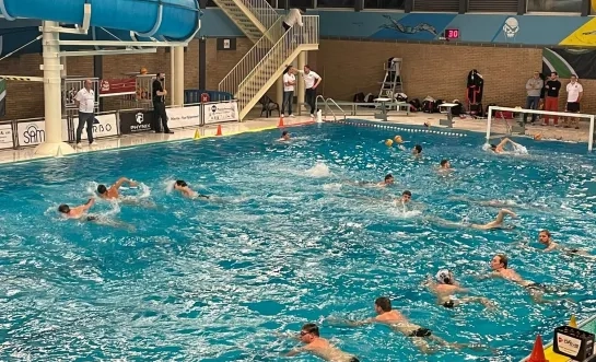 Waterpolo zwembad Mechelen zwemmers 
