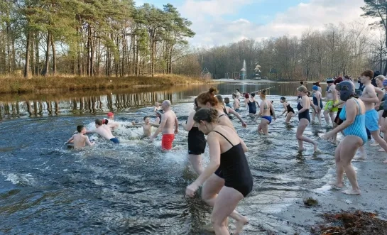 Nieuwjaarsduik Baalse Hei Turnhout 
