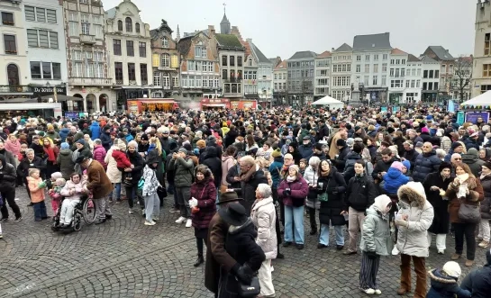 Nieuwjaar nieuwjaarsdrink Grote Markt vrijwilligershoofdstad 2025 
